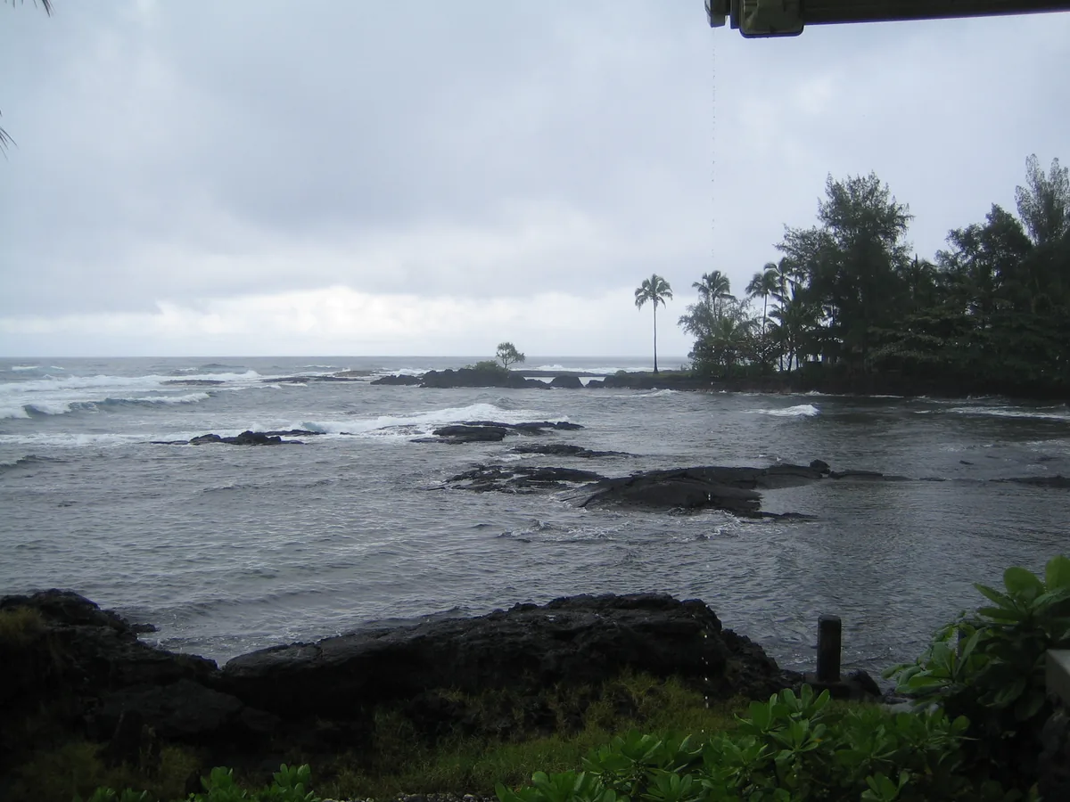 Rainy day scene in Hilo on Hawaiʻi Island